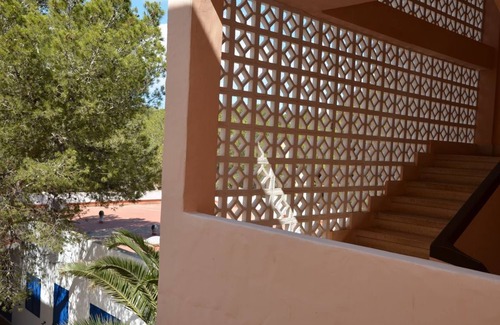 Es Pujols Apartment | Copacabana12: Bright apartment in the centre di Es-Pujols