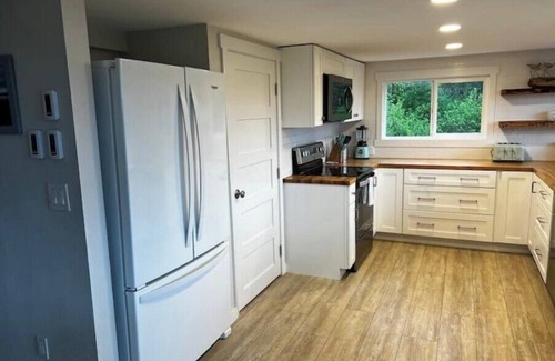 Copalis Beach House | Copalis Rocks- Ocean view, 5 min to beach,dog friendly, fishing & clamming!