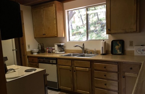 Montague Cabin | Copco Lake Cabin Retreat