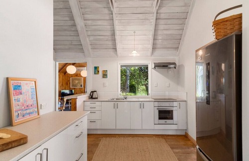 Taupo Cottage | Copper Beech Cottage - Wharewaka Holiday Home