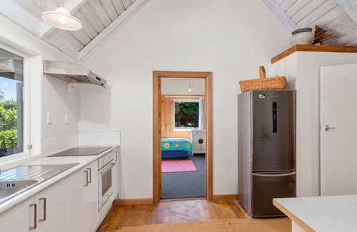 Taupo Cottage | Copper Beech Cottage - Wharewaka Holiday Home
