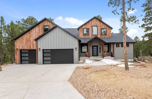 Lead House | Copper Skies Lodge In Powder House Pass
