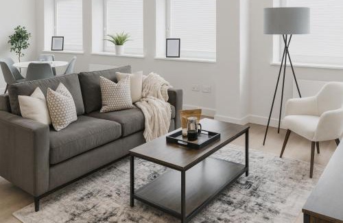 Waterloo Apartment | Copper Suite - 2Bed Elegance - Parking