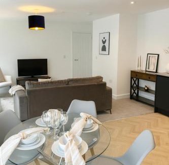 Waterloo Apartment | Copper Suite - 2Bed Elegance - Parking