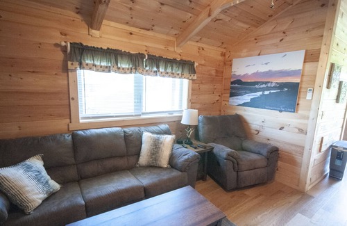 Blairsville Cabin | Copperhead Lodge Cabin number 2. 1 bedroom 1 bath Sleeper Sofa. Sleeps 4.