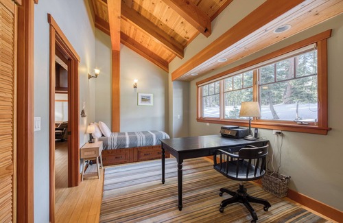 Alpine Meadows House | Copperleaf By Tahoe Getaways - Alpine Meadows 5 BR w Private Hot Tub + Ski Shuttle!