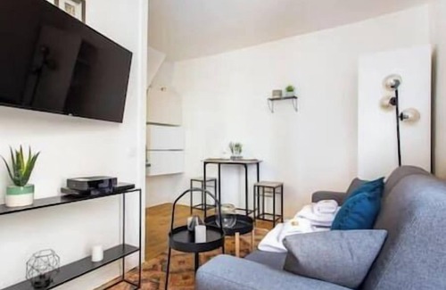 Quartier de l'Ecole-Militaire Apartment | Copy of Sevres Cosy studio, Sevres Cosy studio Saint Germain