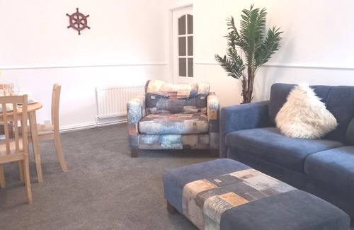 Woodhorn Cottage | Coquet Nest, Cosy 2 Bedroom Apartment Amble town centre