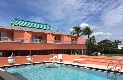 Bradenton Beach Apartment | Coquina Beach Club 109