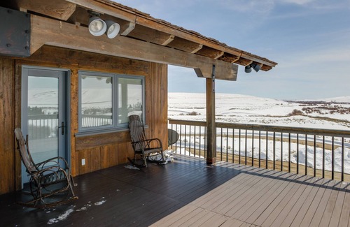 Cora Cottage | Cora Home w/Mountain Views - Fishing On-site!