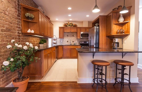 Hendersonville Condo | Cora Leigh’s Retreat-Exquisite Condo with Downtown H’ville at your front door!