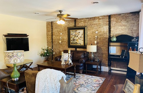 Hendersonville Condo | Cora Leigh’s Retreat-Exquisite Condo with Downtown H’ville at your front door!