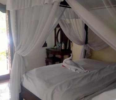 Amed Bed & Breakfast | Coral Bay Bungalows Amed Bali