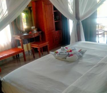 Amed Bed & Breakfast | Coral Bay Bungalows Amed Bali