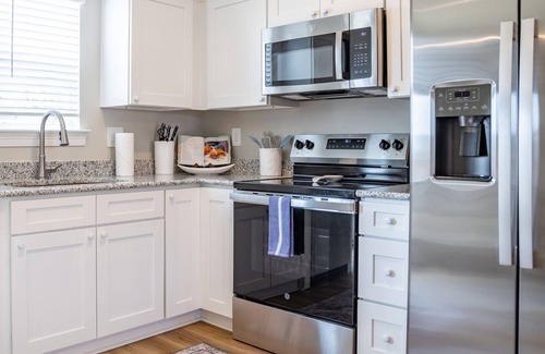 Biloxi House | Coral Breeze - steps from the Beach in the heart of Biloxi w/pickleball court!