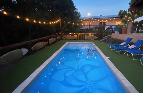 Red Hook Apartment | Coral Corner 2 King Bedrooms with Pool. Walk to Red Hook