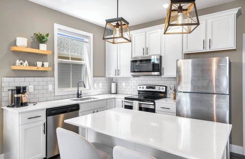 Ottawa Condo | Coral Cottage - 1 Bed 1 Bath