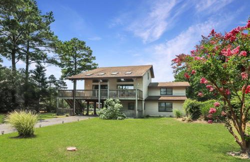 Deep Hole House | Coral Cove - fun waterfront home with floating dock and amazing patios