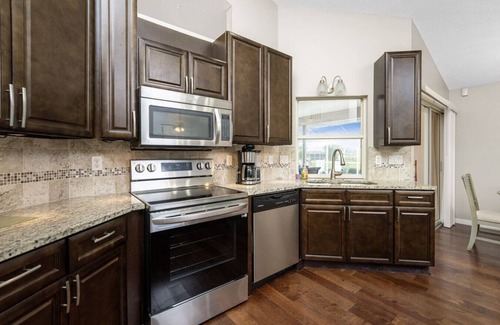 Broadmoor Apartment | Coral Paradise Home with Pool