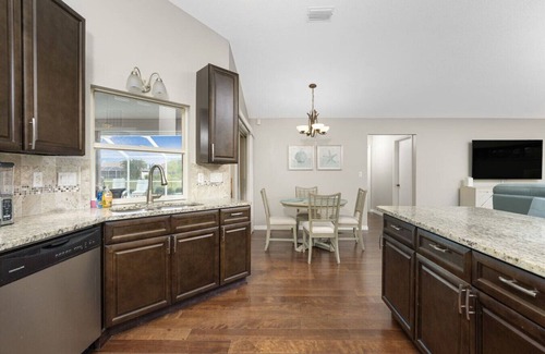 Broadmoor Apartment | Coral Paradise Home with Pool