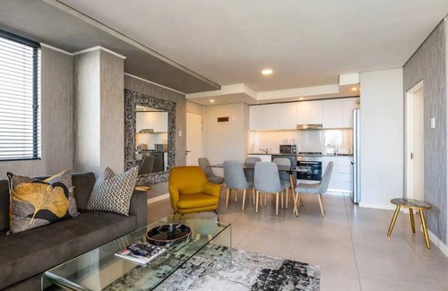 Hillhead Apartment | Coral Point Luxury 2 Bed Apartment W315
