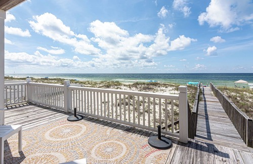 Morgantown House | Coral Reef East is a 4 bedrooms and 3 bath unit in wonderful Morgantown Sub-Division with access to pools and tennis courts. This home will accommodate up to 12 people. Please note that this home only rents for the summer.May 21 to August 19.