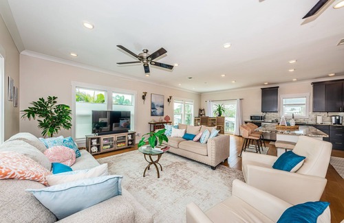 Redington Beach House | Coral Villa-Private Pool-4Beds/2BA-Redington Beach
