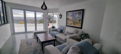Mountainside Apartment | Coral Vistas Self Catering Apartments