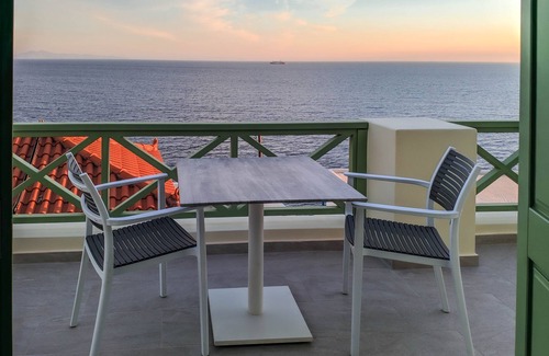 Mpatsi Apartment | Corali Suites Andros with Amazing Sea View