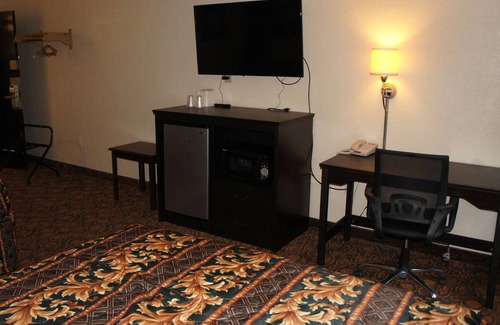 Waite Park House | Coratel Inn & Suites By Jasper Waite Park- Standard 2 Queen Bed Non-Smoking