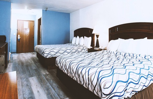 Park City House | Coratel Inn & Suites by Jasper Park City - Wichita North - SQBNS
