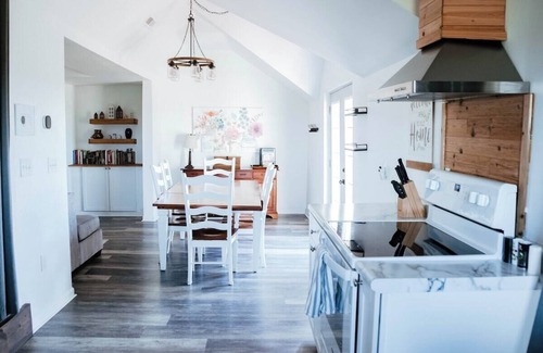 Williamstown House | Cordova Retreat - 7 Minutes from Ark!