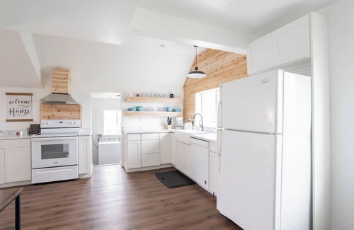 Williamstown House | Cordova Retreat - 7 Minutes from Ark!