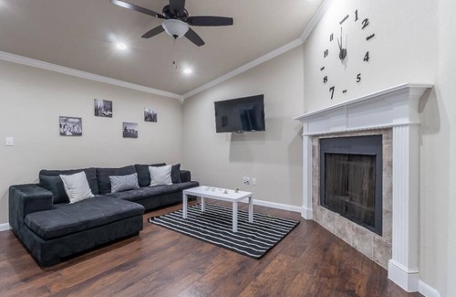 Lewisville House | Core Home - Charming and cozy. Great location close to DFW Airport & Outlet Mall