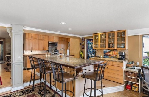 Morro Bay Cottage | Corfu Cottage, 2 Cal King beds, Hot Tub, Pacific Ocean views, Solar Powered.