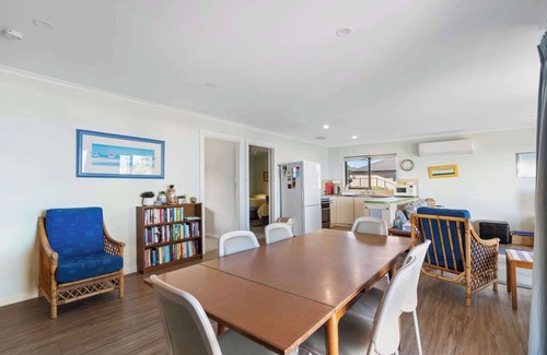 Port Elliot House | Corio, 14 Battunga Ave, Port Elliot