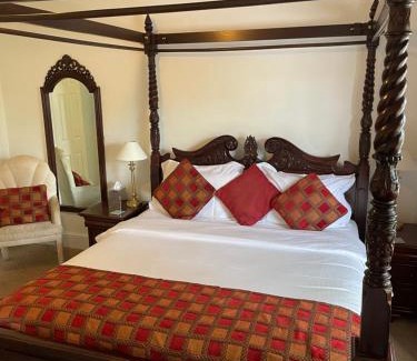 Witney House | Corncroft Guest House