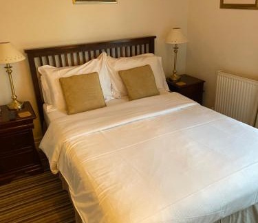 Witney House | Corncroft Guest House