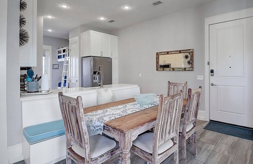 Cinnamon Shore Condo | Corner, 3rd-Fl Pet-Friendly Condo w/2 Decks@Cinnamon Shore+Great Amenities!