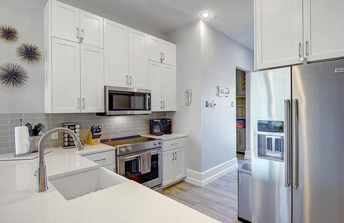 Cinnamon Shore Condo | Corner, 3rd-Fl Pet-Friendly Condo w/2 Decks@Cinnamon Shore+Great Amenities!