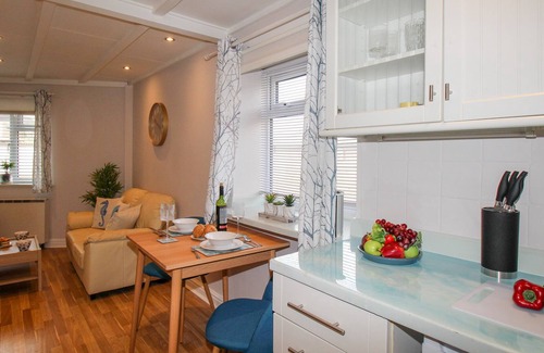 West Bay Apartment | CORNER COVE, pet friendly, country holiday cottage in West Bay