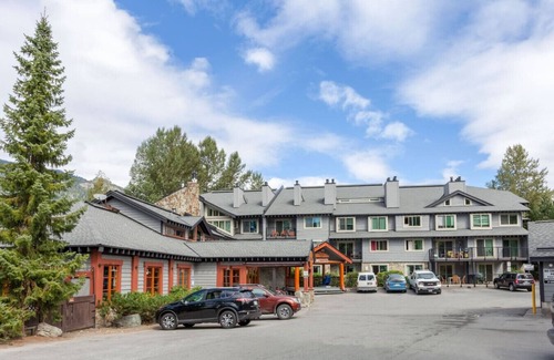 Whistler Creekside Condo | Corner Penthouse | Next to lift | Amazing views!
