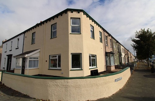 Silloth Cottage | Corner Stone Cottage Silloth - sleeps 6 guests in 3 bedrooms