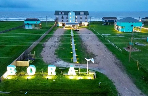 Port Bolivar Condo | Corner Suite - Pool, Games, & Beachfront Fun!