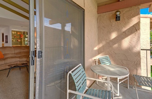 Baristo Condo | Corner View Condo - Walk to Downtown Palm Springs - Ramon Estados Treehouse