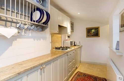 Chipping Campden Cottage | Cornerstone Cottage - a cotswold cottage that sleeps 2 guests in 1 bedroom