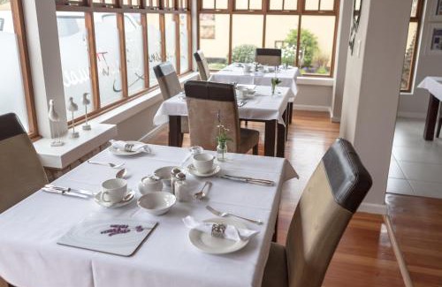 Center House | Cornerstone Guesthouse