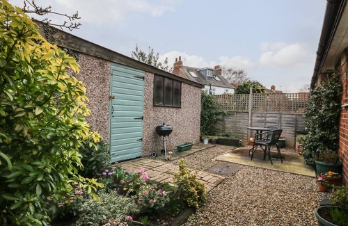 Haxby House | CORNERWAYS, 8 NORTH LANE, with a garden in Haxby