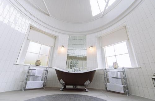 Biggar House | Cornhill Castle