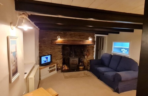 Gerrans House | Cornish Cottage with large enclosed garden, close to Beaches